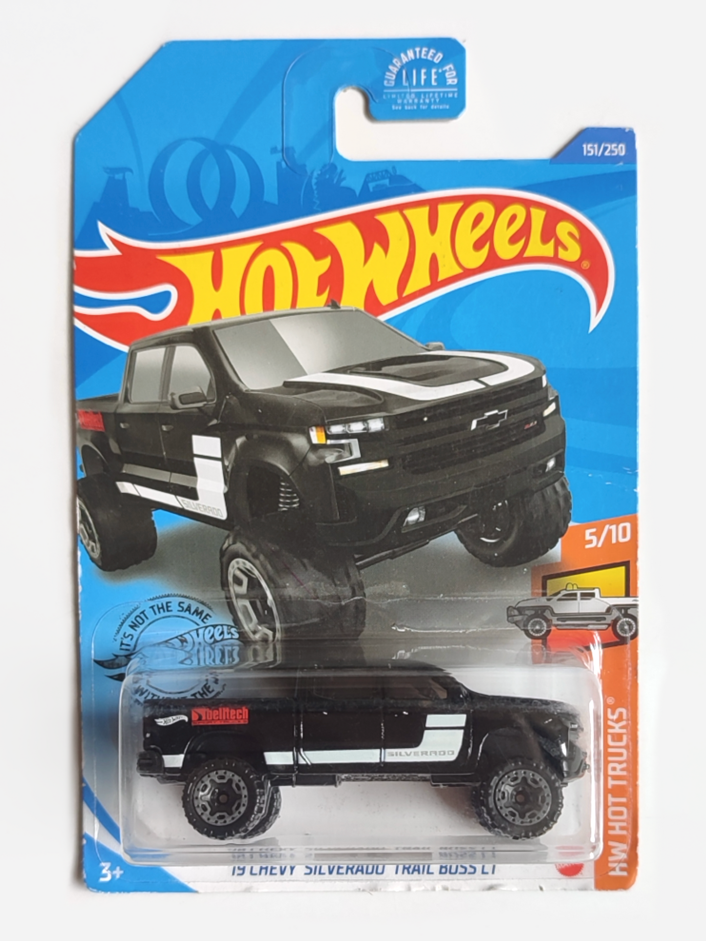Hot Wheels 19 Chevy Silverado